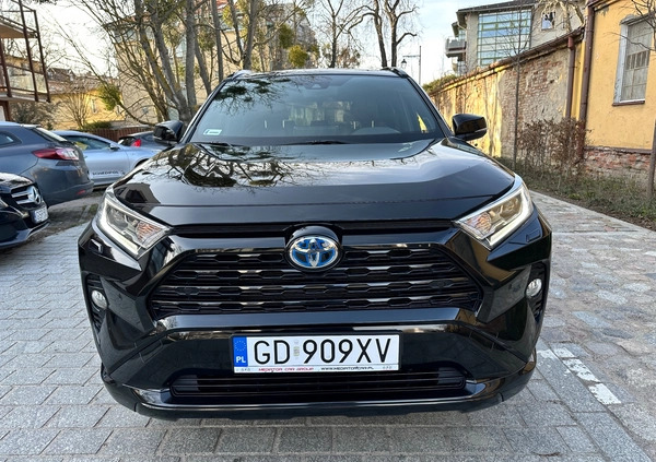 Toyota RAV4 cena 163000 przebieg: 68000, rok produkcji 2021 z Sopot małe 301